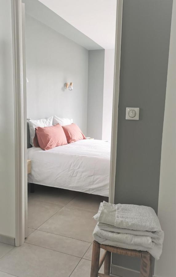 Bed and Breakfast Au Jardin Des Deux Roches Prisse Экстерьер фото
