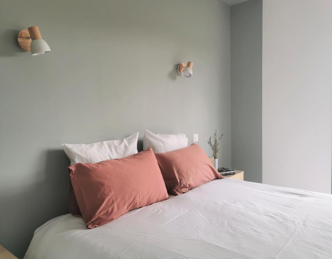 Bed and Breakfast Au Jardin Des Deux Roches Prisse Экстерьер фото