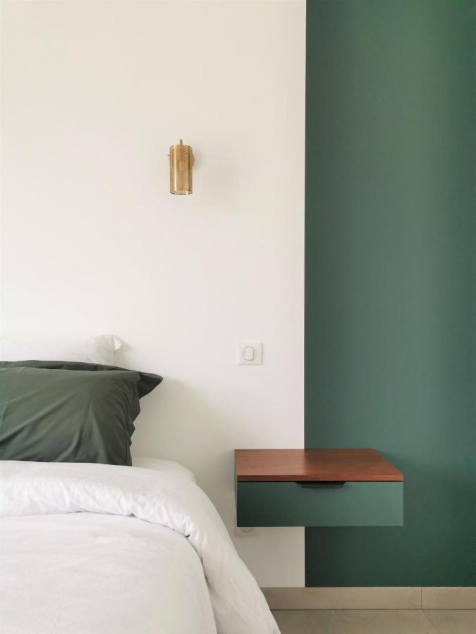 Bed and Breakfast Au Jardin Des Deux Roches Prisse Экстерьер фото