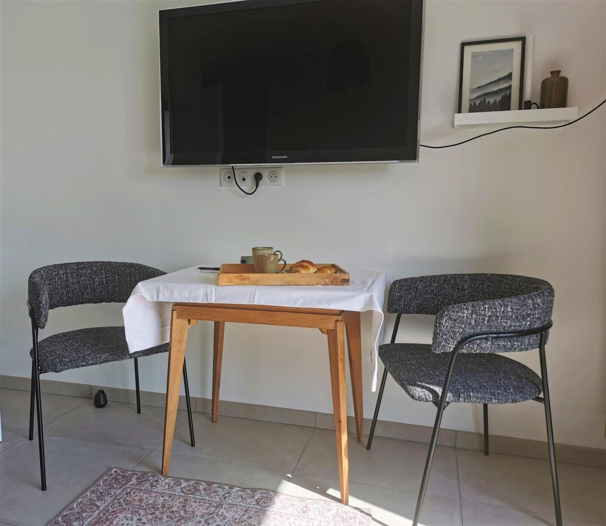 Bed and Breakfast Au Jardin Des Deux Roches Prisse Экстерьер фото