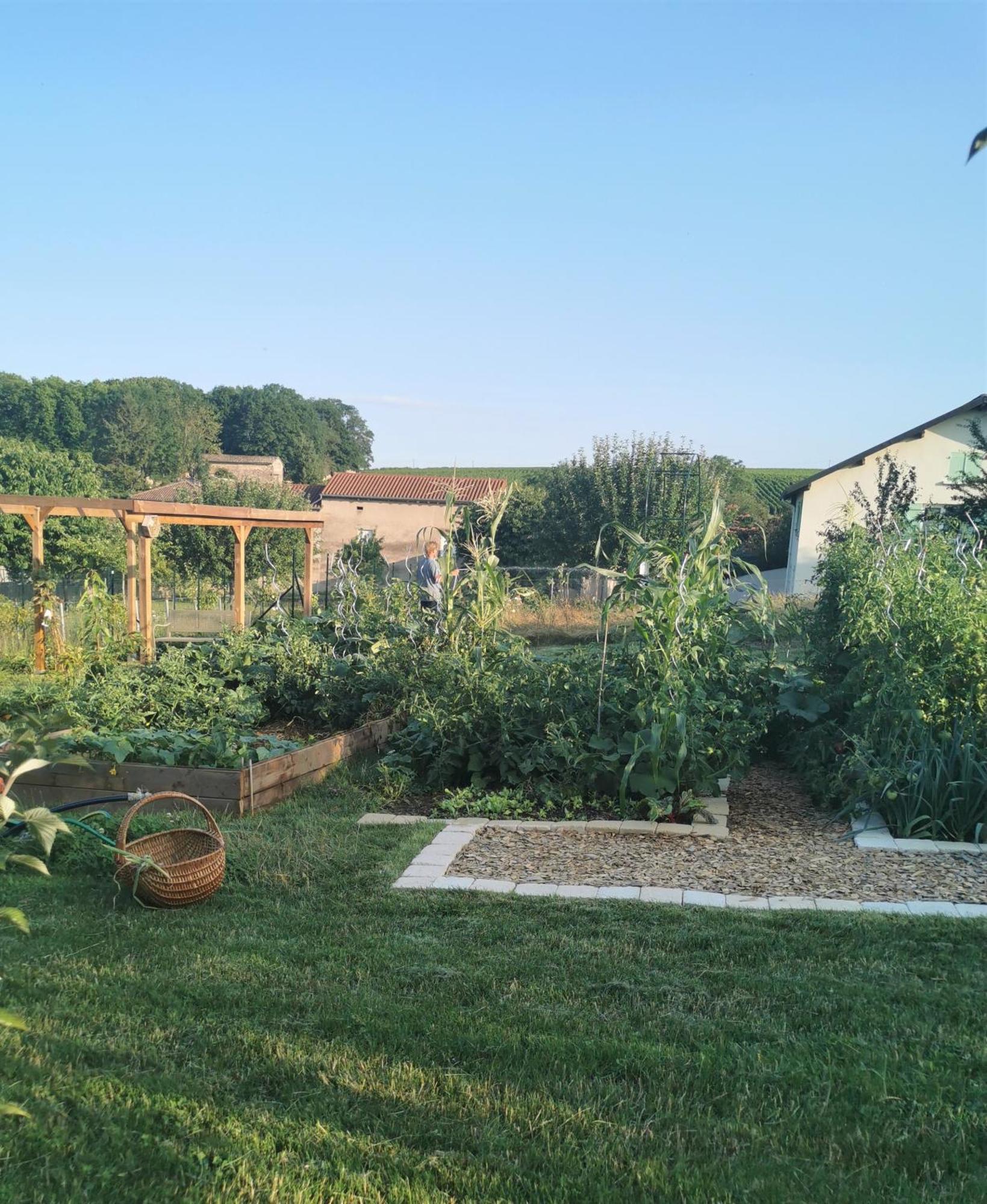 Bed and Breakfast Au Jardin Des Deux Roches Prisse Экстерьер фото